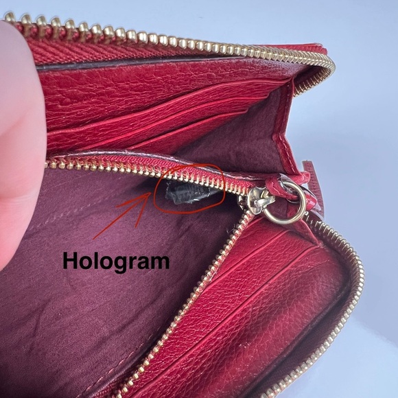 Chloe Bow Long Patent Leather Wallet - Picture 7 of 9